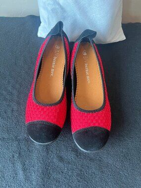 Bernie Mev Bella me Red with Black suede toe size 8, new w/dust bag no box